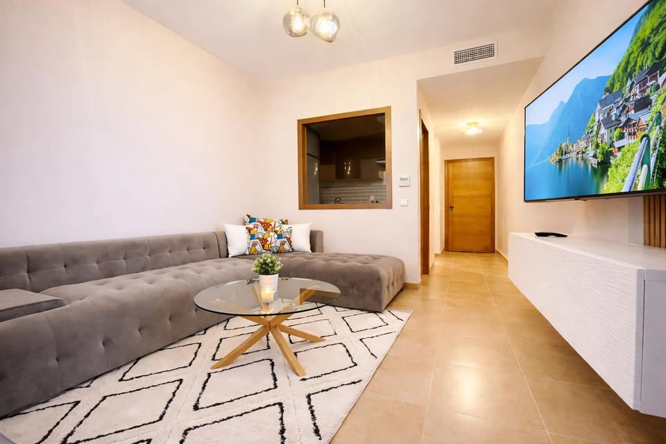 Communal lounge/ TV room, TV and multimedia, Living room, Seating area, Evening entertainment