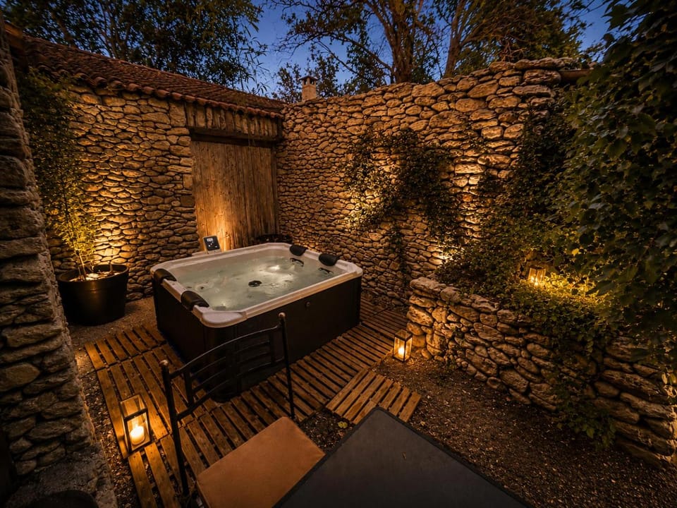 Night, Hot Tub