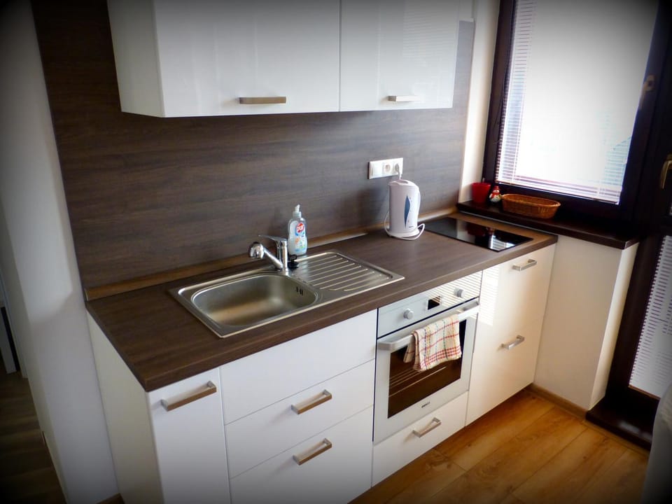 Coffee/tea facilities, Kitchen or kitchenette