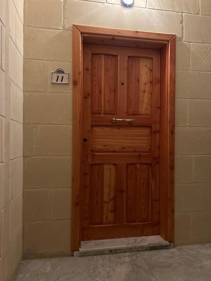 An excellent getaway choice, in the midst of Qbajjar and Marsalforn Bay! Apartment in Malta