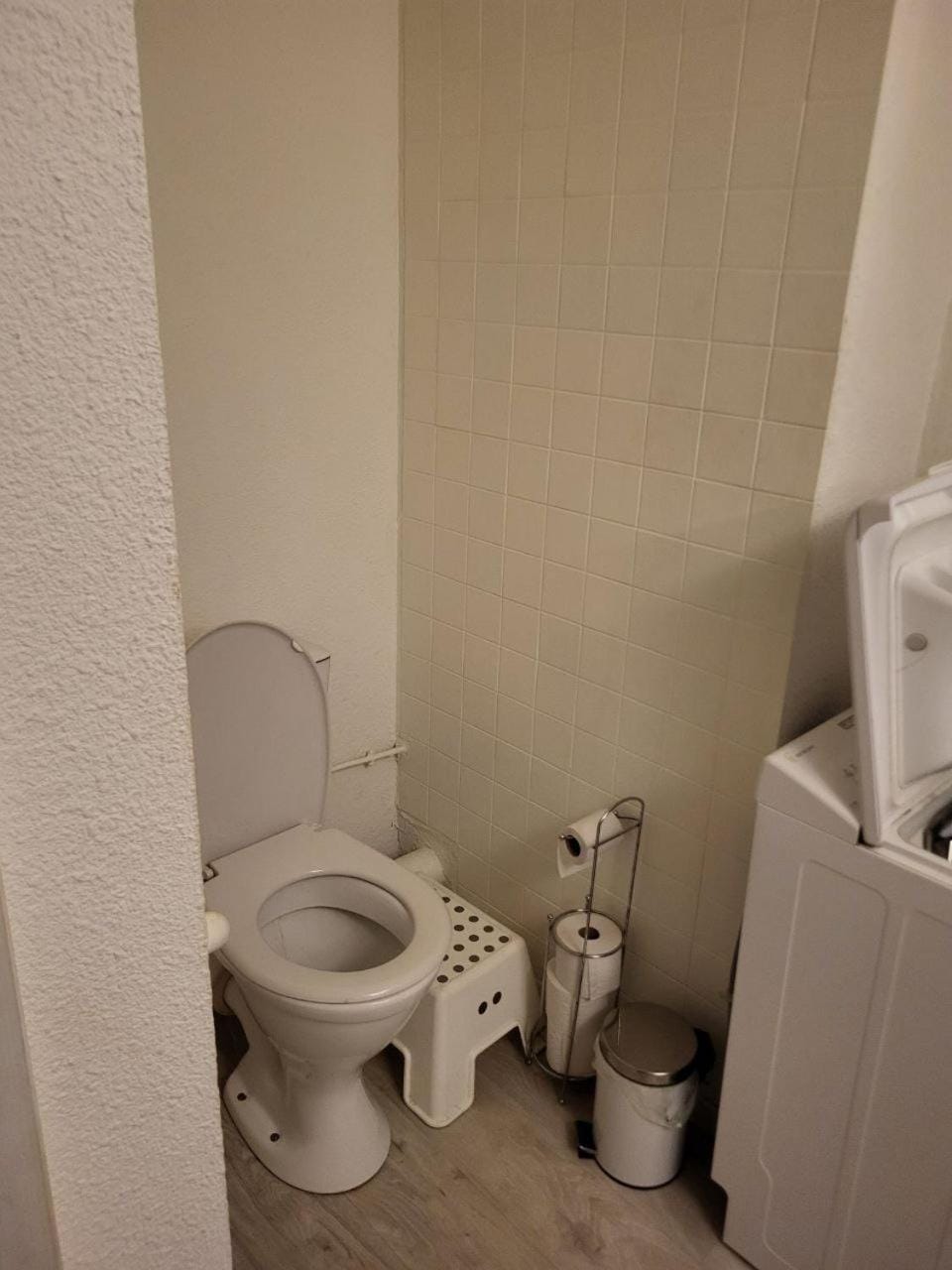 Toilet, Bathroom, washing machine