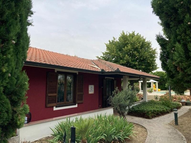 Luxe Villa Monte Rosa met zwembad in een wijngebied Villa in Lombardy