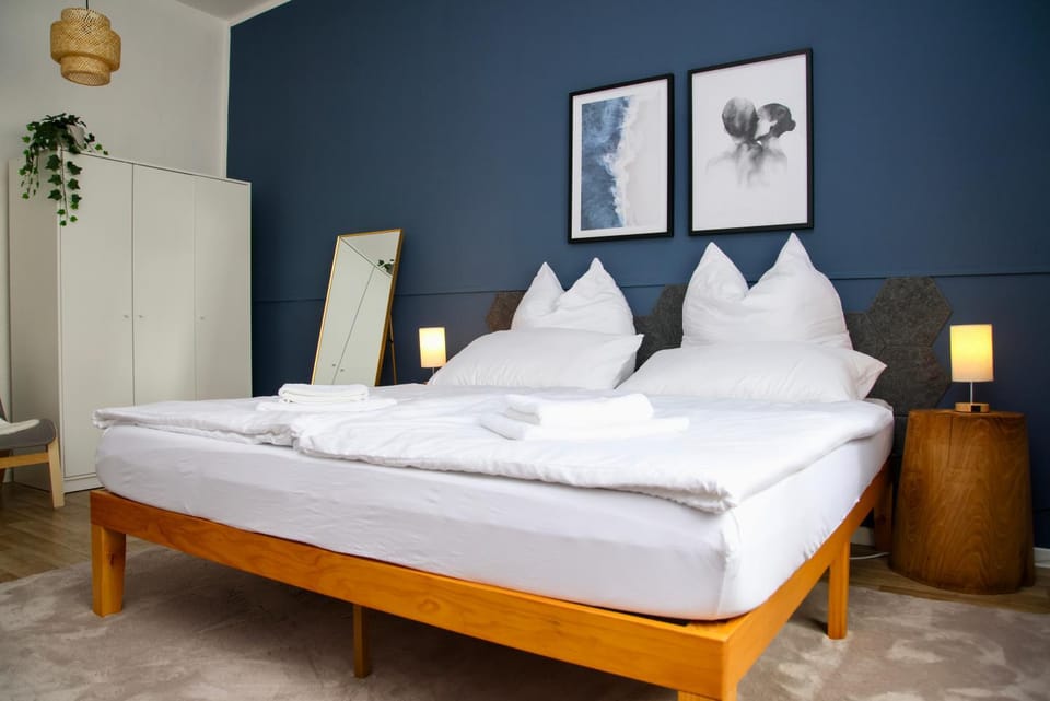 Bedroom, wardrobe
