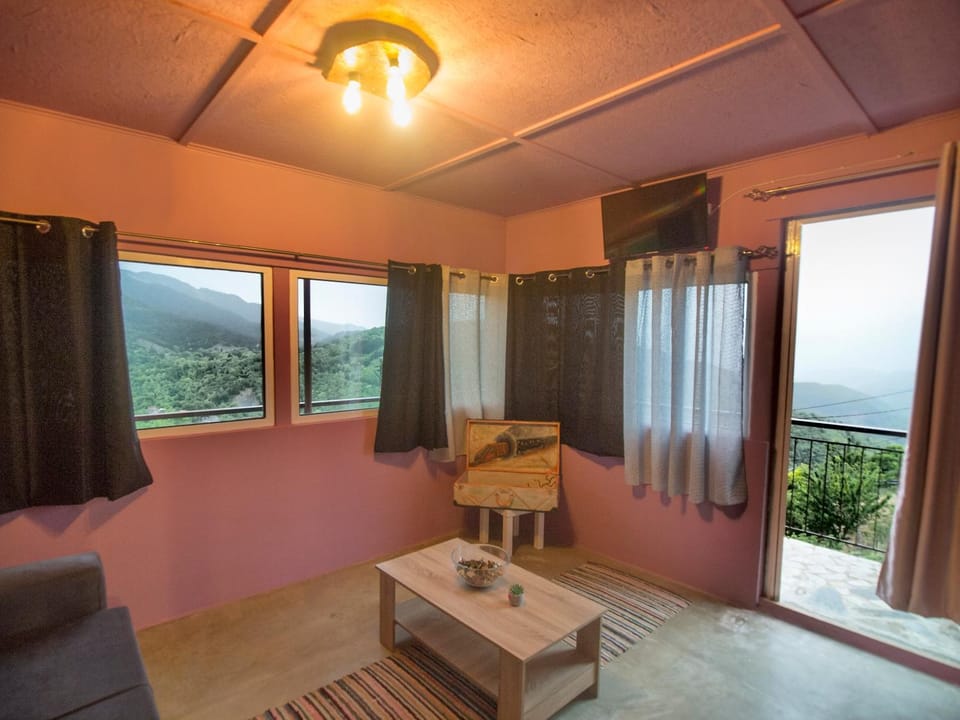 VistaTzoumerka House in Peloponnese, Western Greece and the Ionian