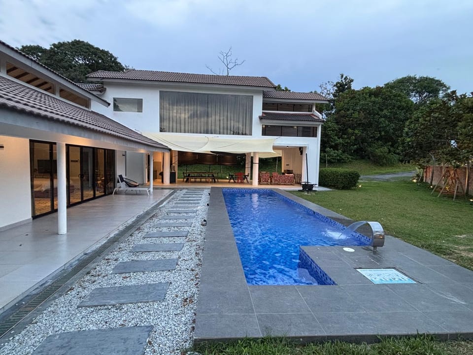 Property building, Pool view, Swimming pool