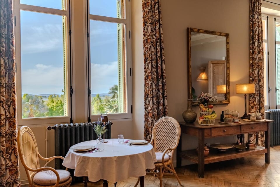 Living room, Dining area, Internal: Not applicable to any particular room