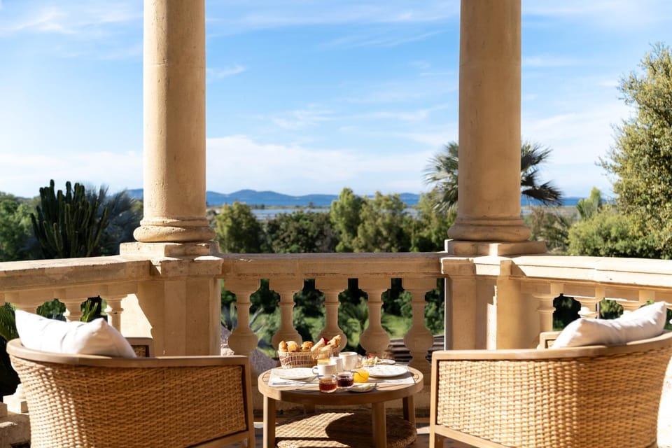 Patio, Day, Natural landscape, Garden, View (from property/room), Balcony/Terrace, Living room, Dining area, Garden view, Sea view, Internal: Not applicable to any particular room