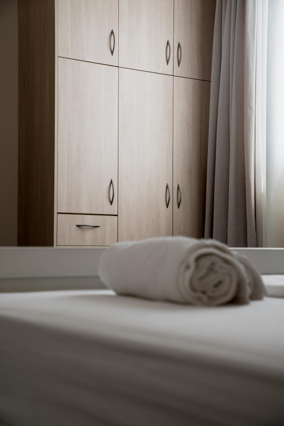 Bed, Bedroom, towels, wardrobe