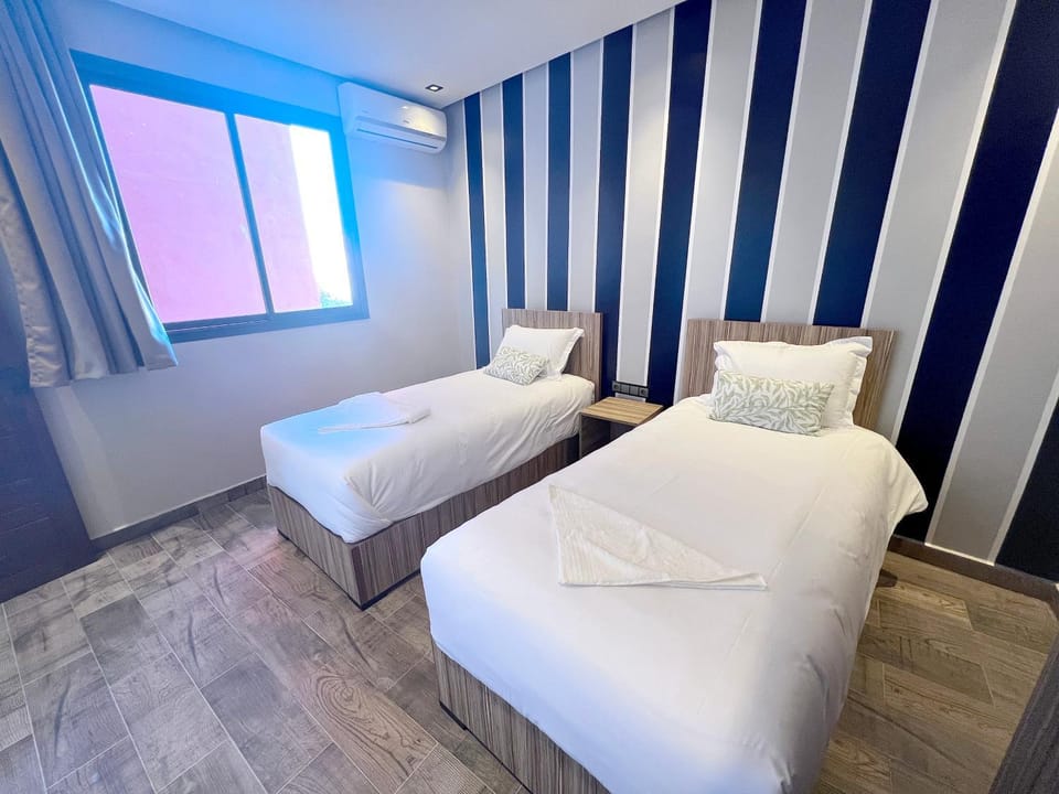 Bed, Bedroom, air conditioner