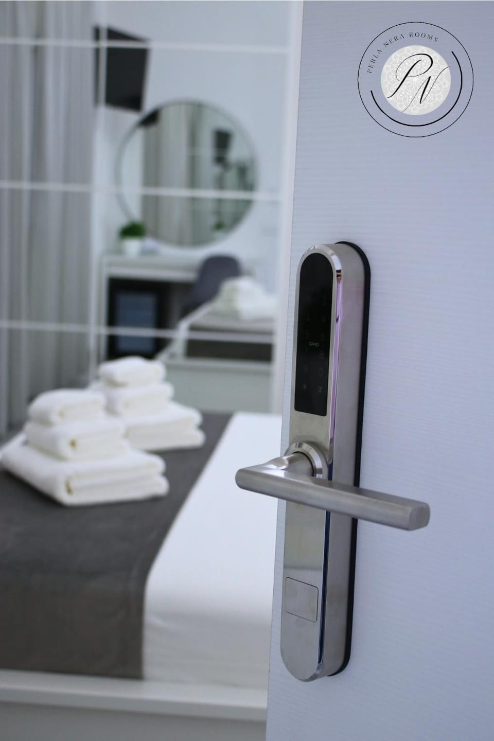 Bed, Photo of the whole room, towels