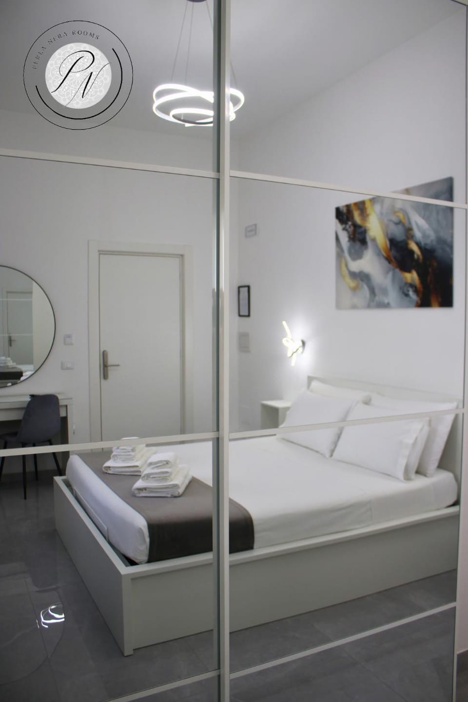 Bed, Photo of the whole room, Bedroom, towels