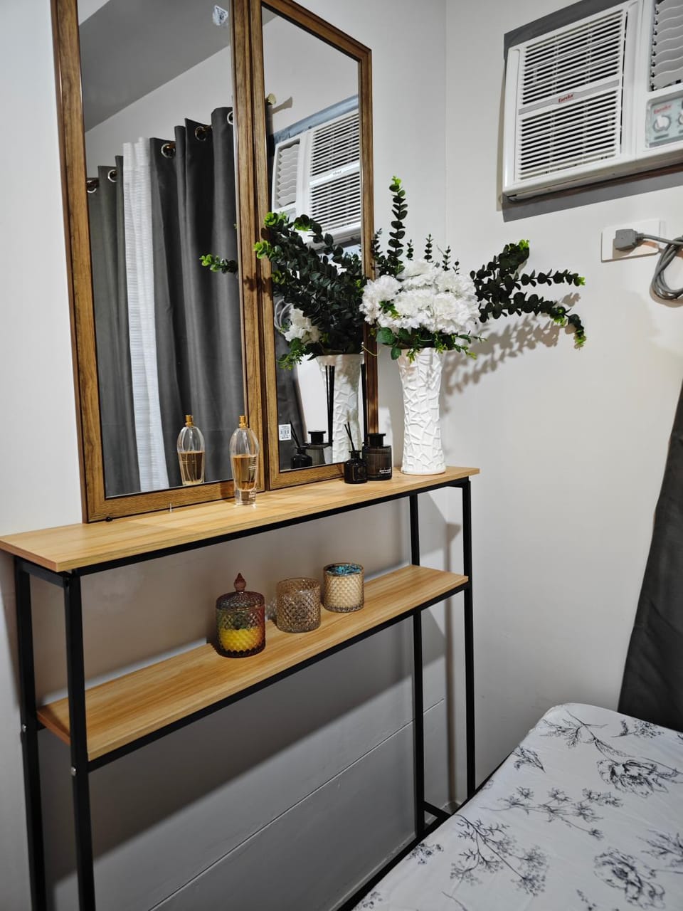 Ahomie 2 bedroom luxury condo unit Apartment hotel in Quezon City