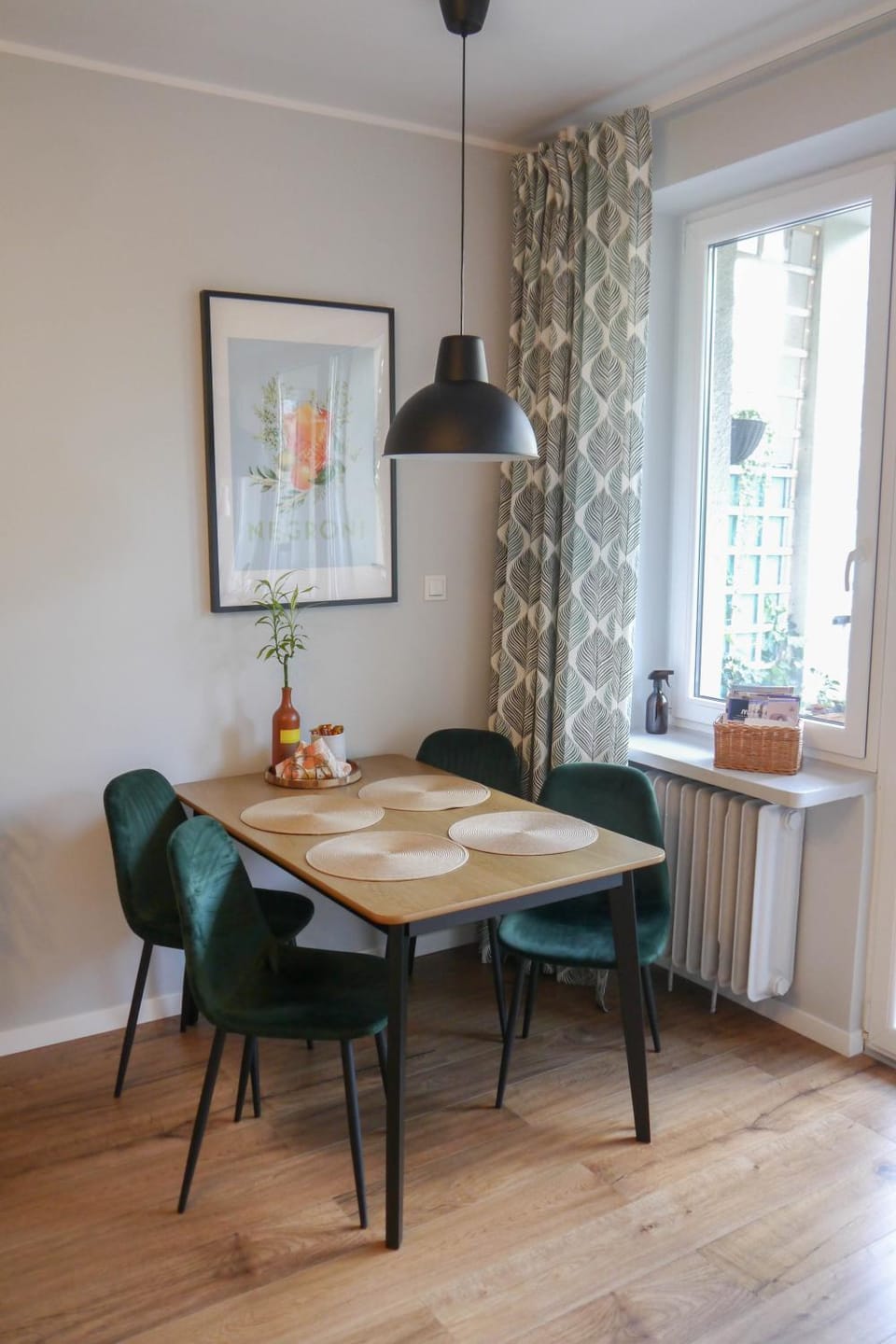 Living room, Dining area, air conditioner
