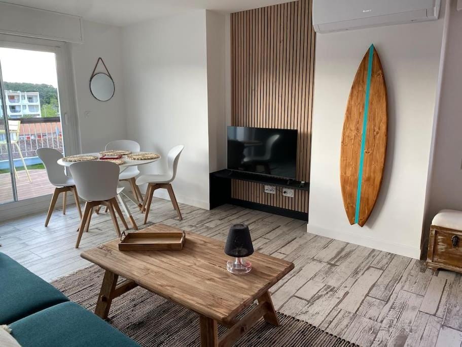 TV and multimedia, Dining area