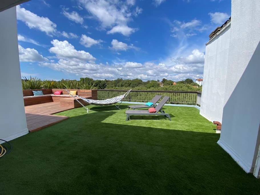 Patio, sunbed