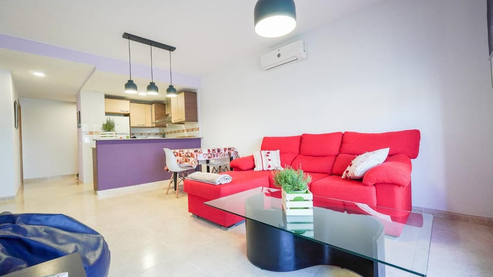 Seating area, Dining area, air conditioner