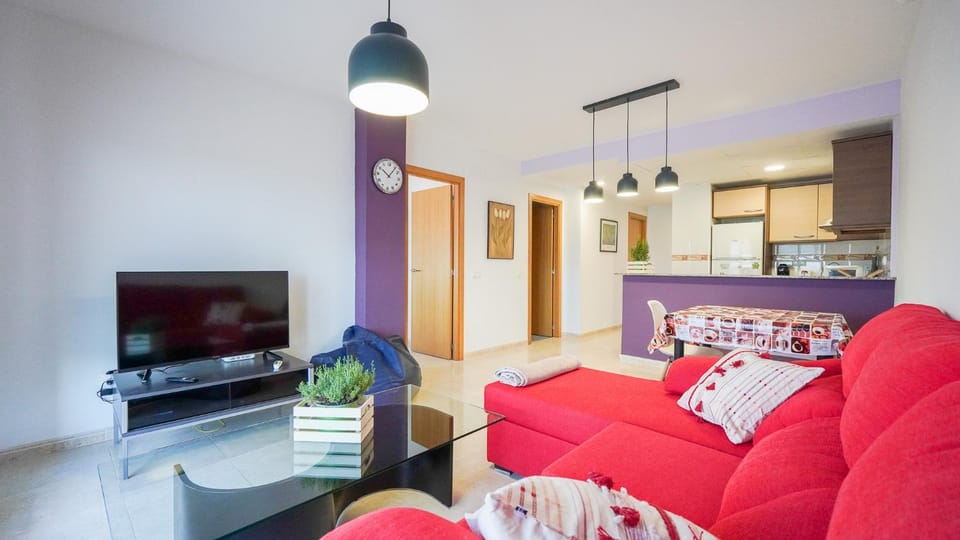 TV and multimedia, Kitchen or kitchenette, Living room, Seating area, Dining area