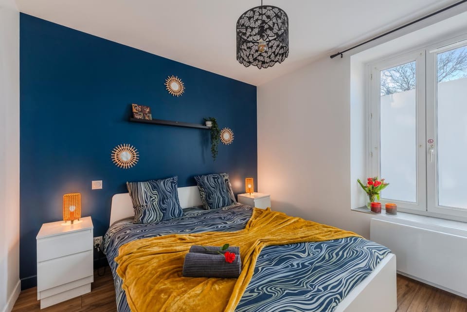 Bed, Bedroom