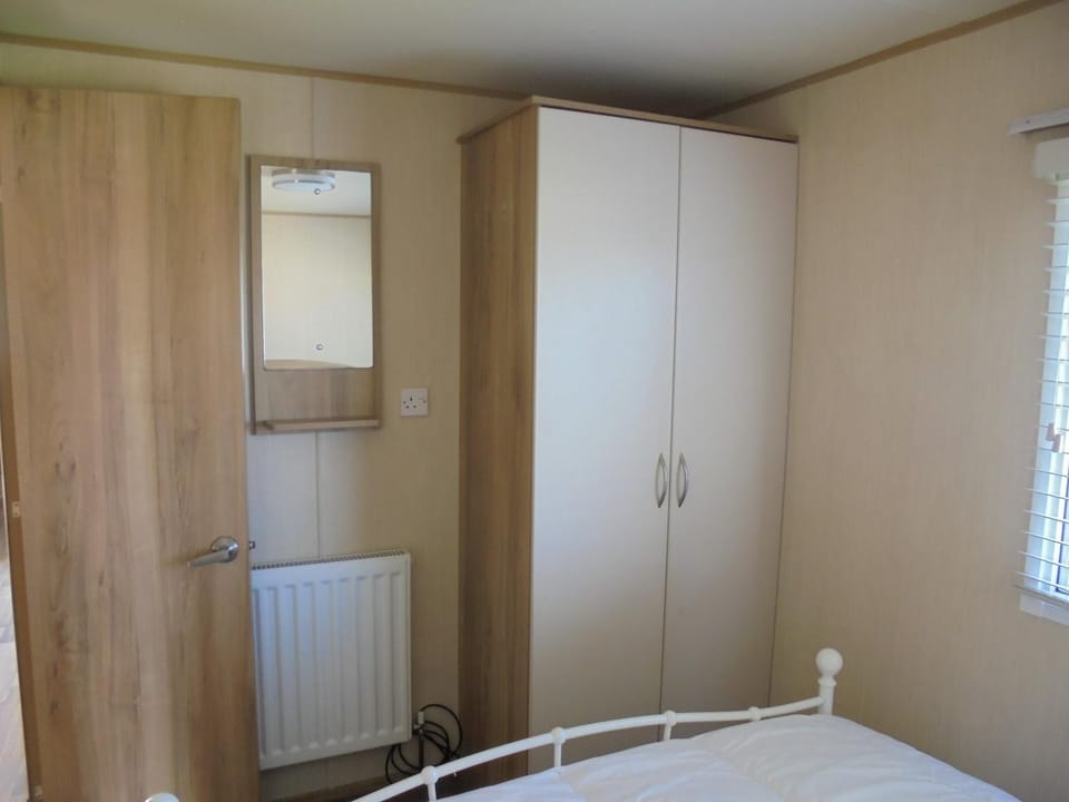 Bedroom, wardrobe