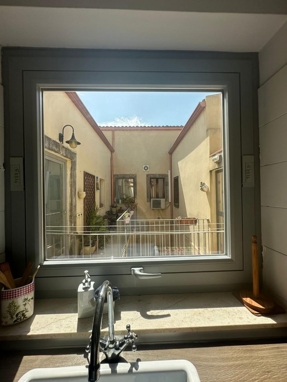 View (from property/room), Kitchen or kitchenette