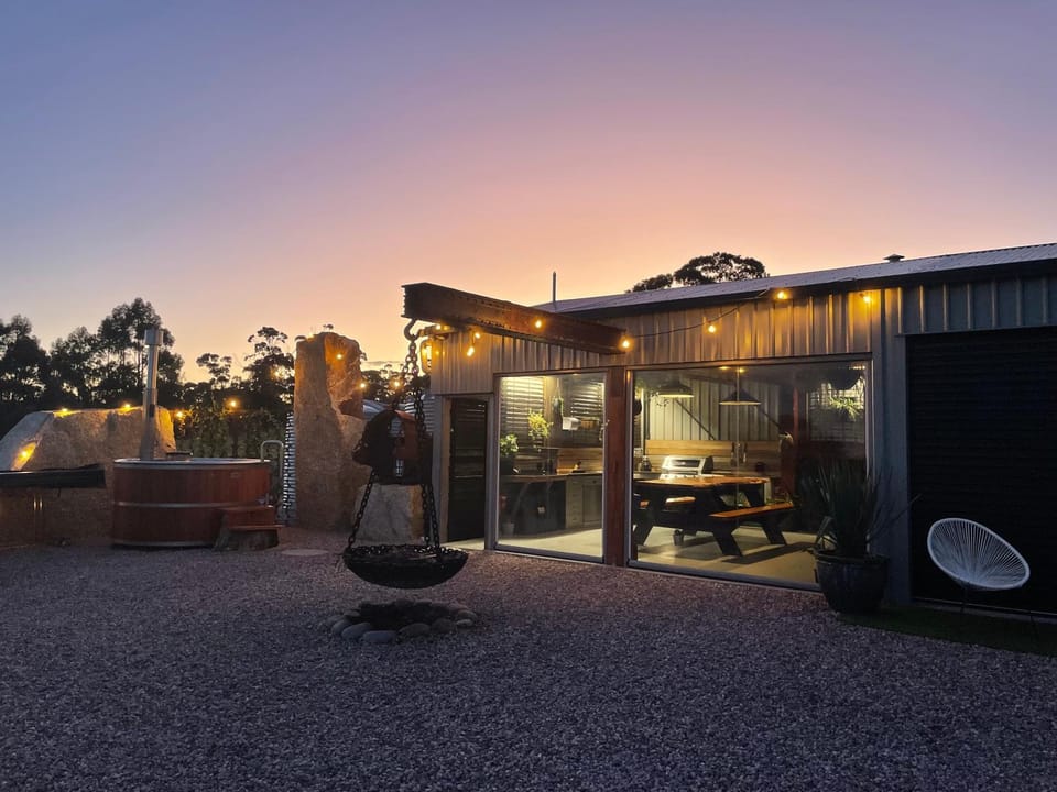 Humbug Bunk House & Hot Tub! House in St Helens