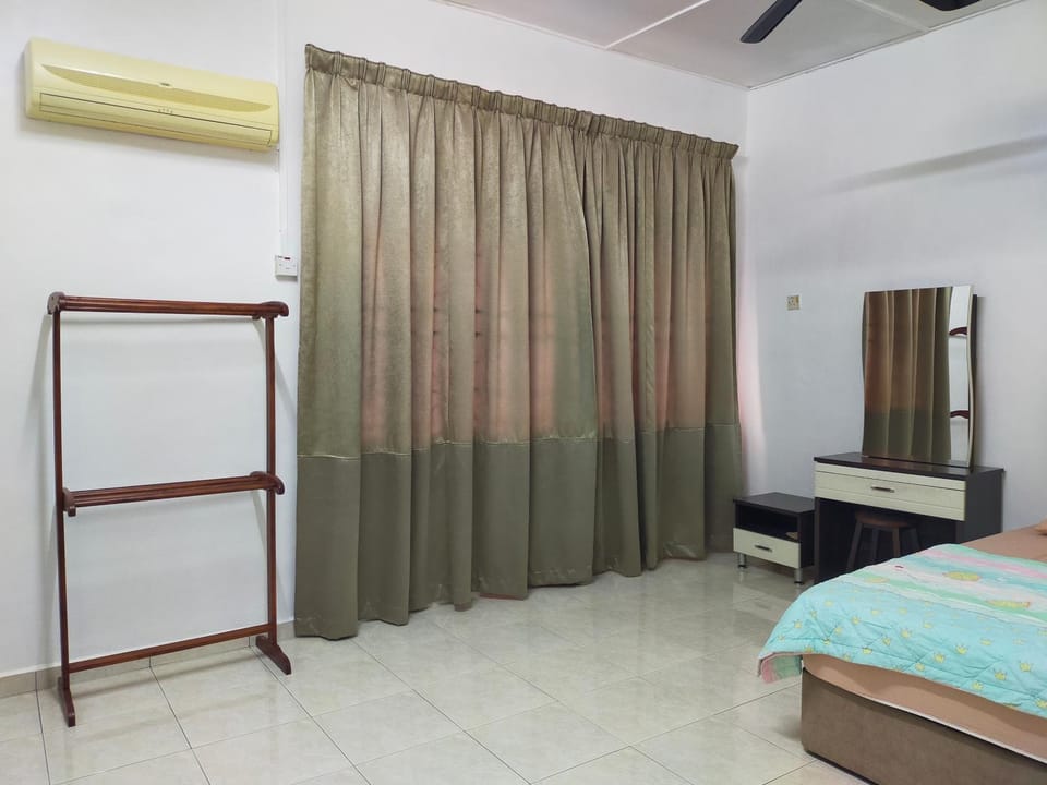 Malim Joyous Homestay - rent room only Vacation rental in Malacca