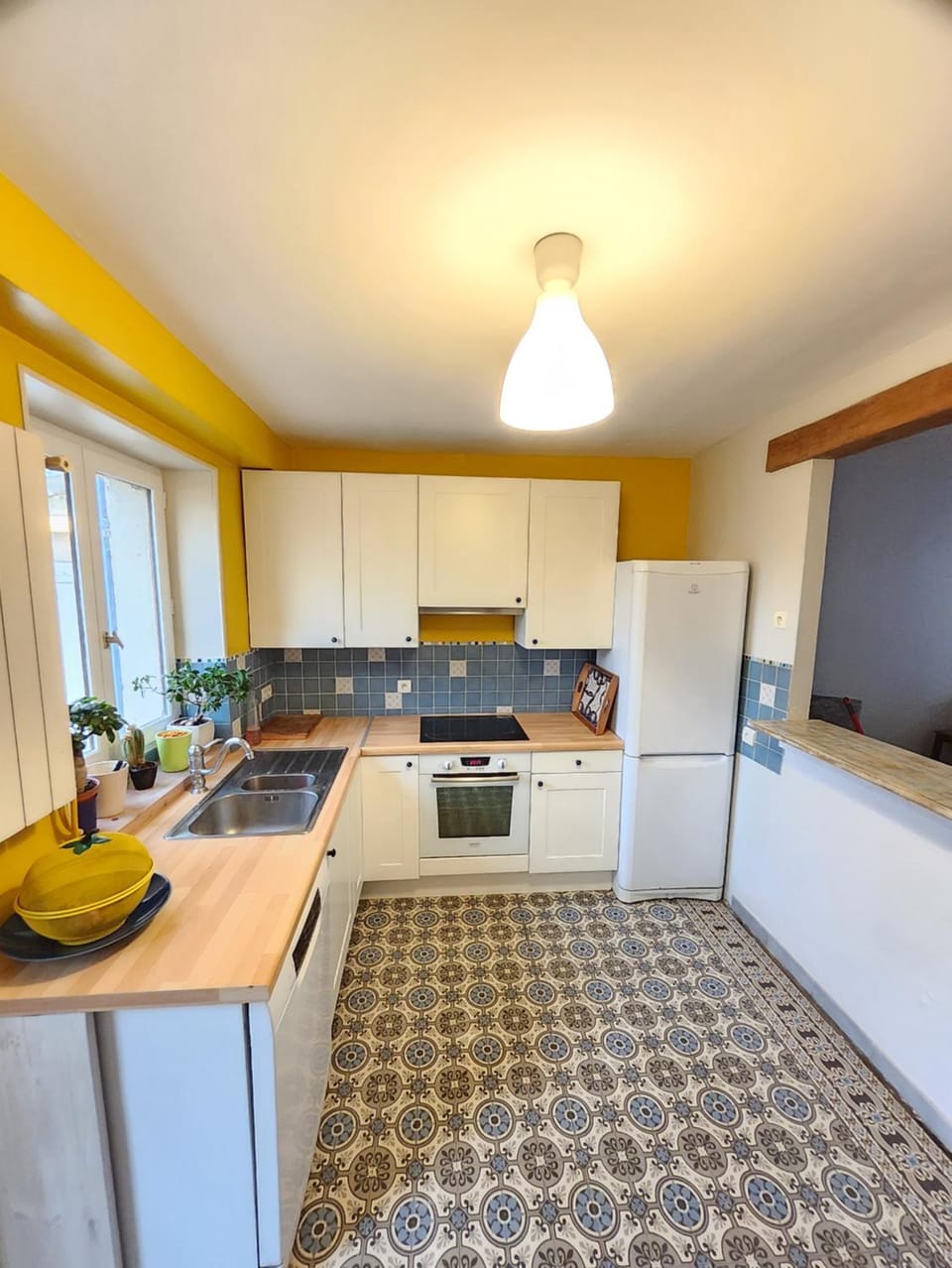 Charmante Briarde simple et de bon goût, avec Terrasse et Jardin - 4 à10 personnes House in Île-de-France