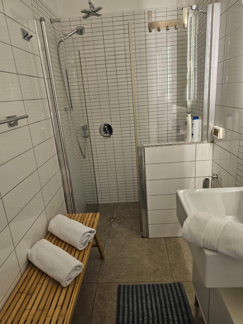 Hayarkon Superior Suite TLV Beach Apartment in Tel Aviv-Yafo