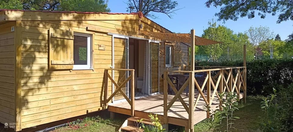 Camping du lac Fontclaire Campground/ 
RV Resort in Occitanie