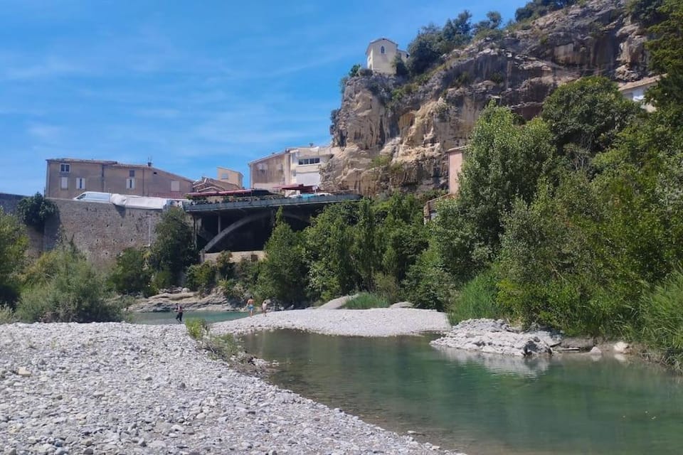 Nearby landmark, Natural landscape