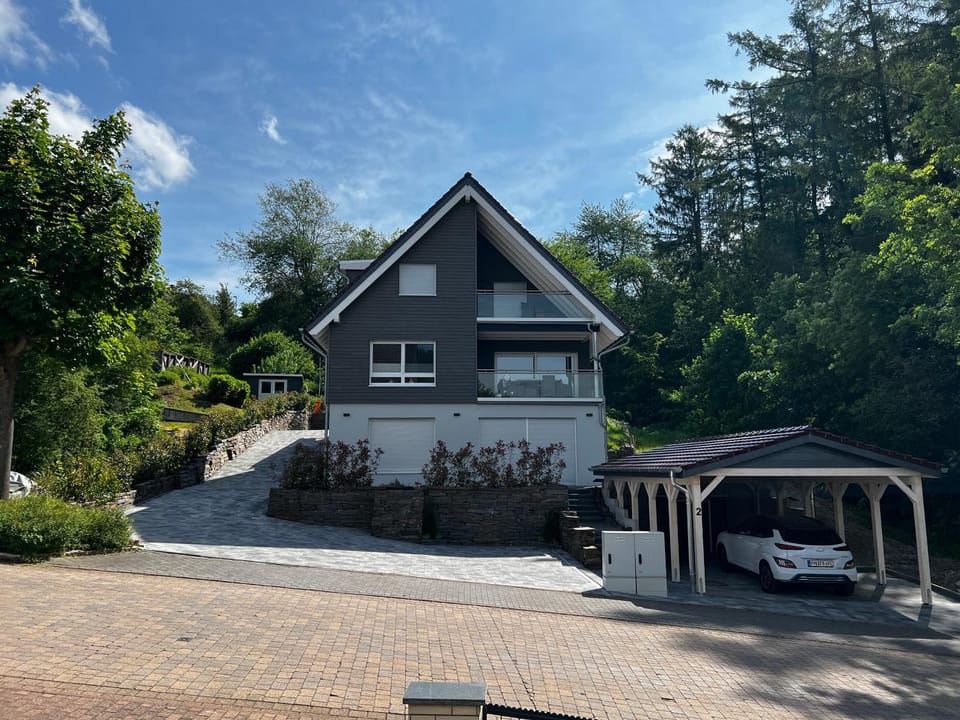 Property building, Garden view, Parking
