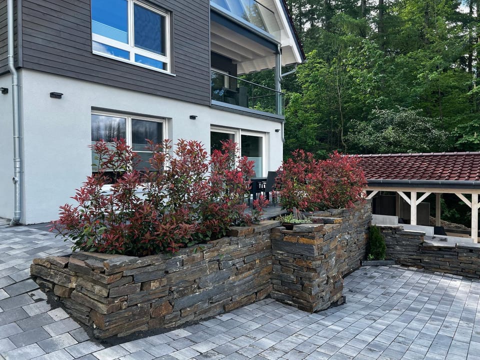 Property building, Garden, Balcony/Terrace, Garden view