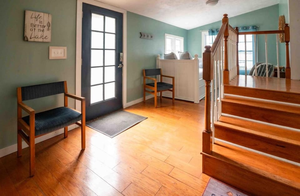 Sunset Retreat House in Cayuga Lake