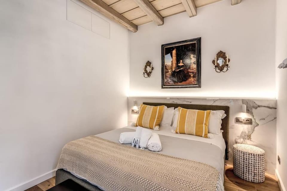 Piazza dei Renzi Trastevere building 4 bedroom with terrace Apartment in Rome