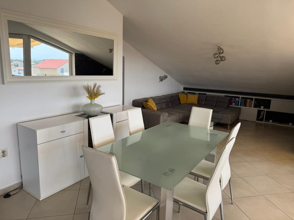 Penthouse Bella Vista Apartment in Medulin