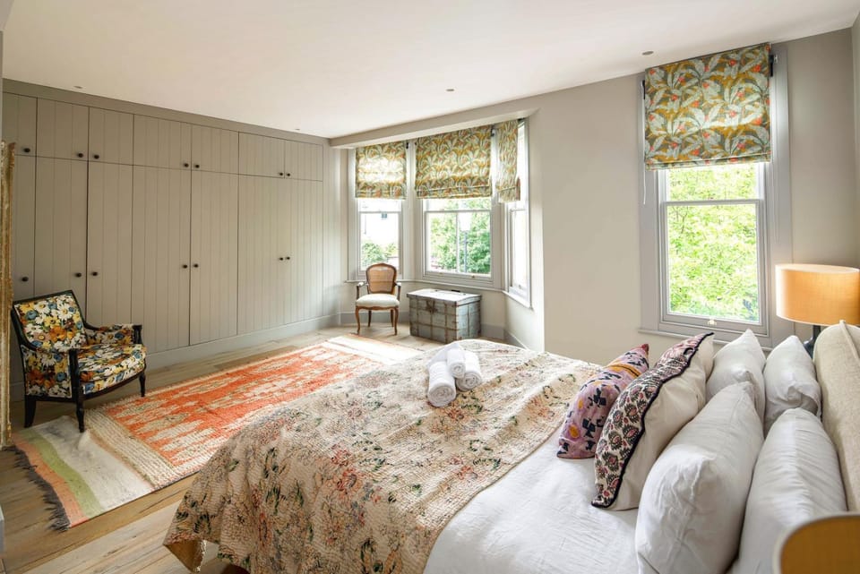 Stylish 4-Bedroom Home Near Notting Hill House in London