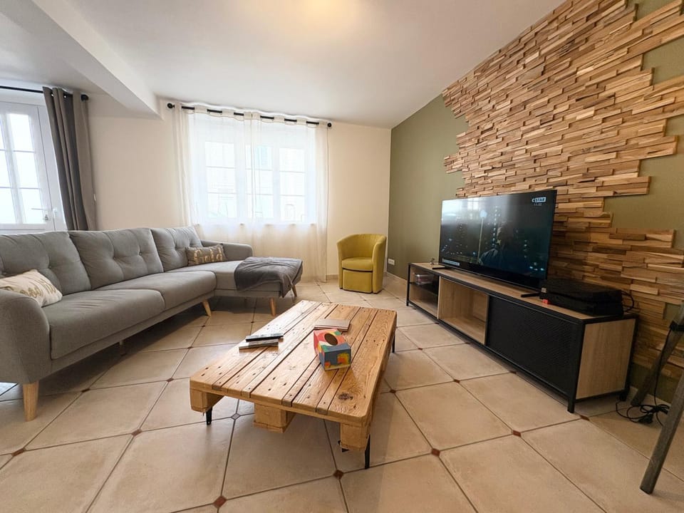 TV and multimedia, Living room