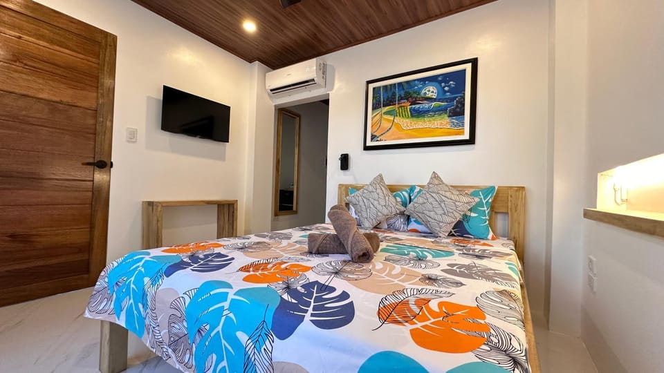 Communal lounge/ TV room, Bed, Evening entertainment