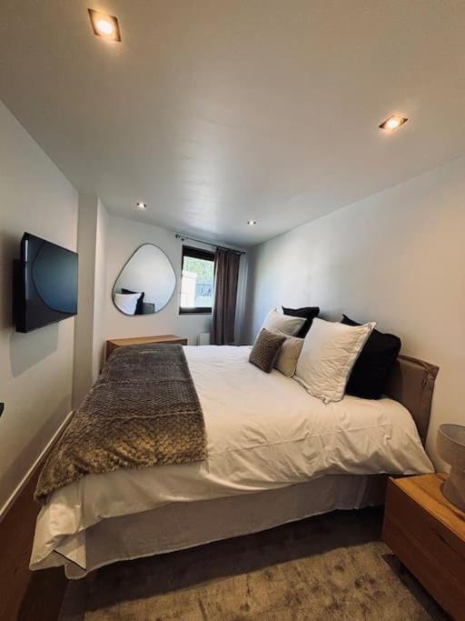 LOUBATIERE, Superbe Appartement rénové au Coeur de la Station Apartment in Montgenèvre