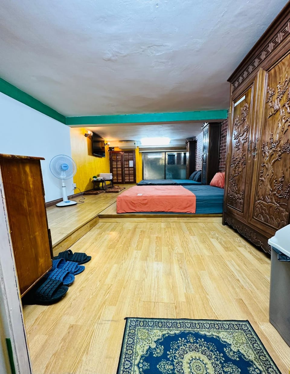 Photo of the whole room