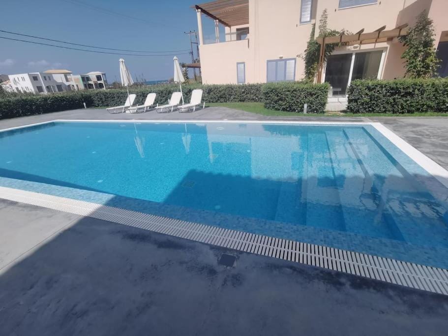 两卧室公寓-带露台花园 Apartment in Crete