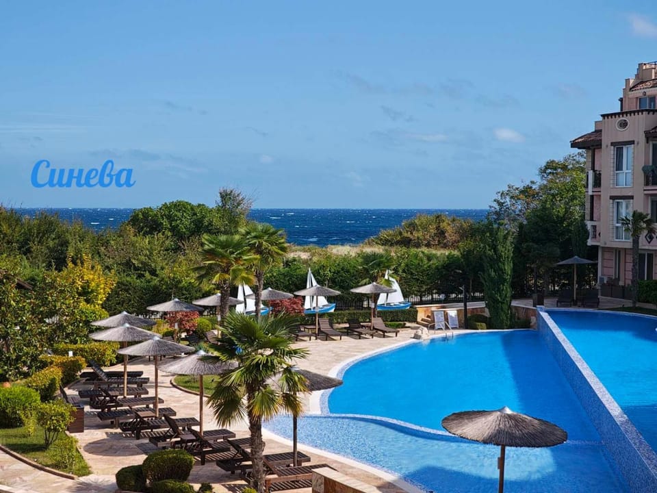 Day, Natural landscape, Pool view