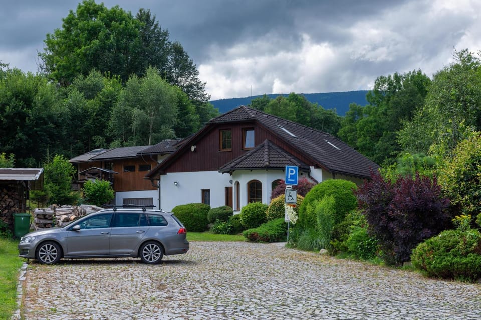 Property building, Mountain view, Parking