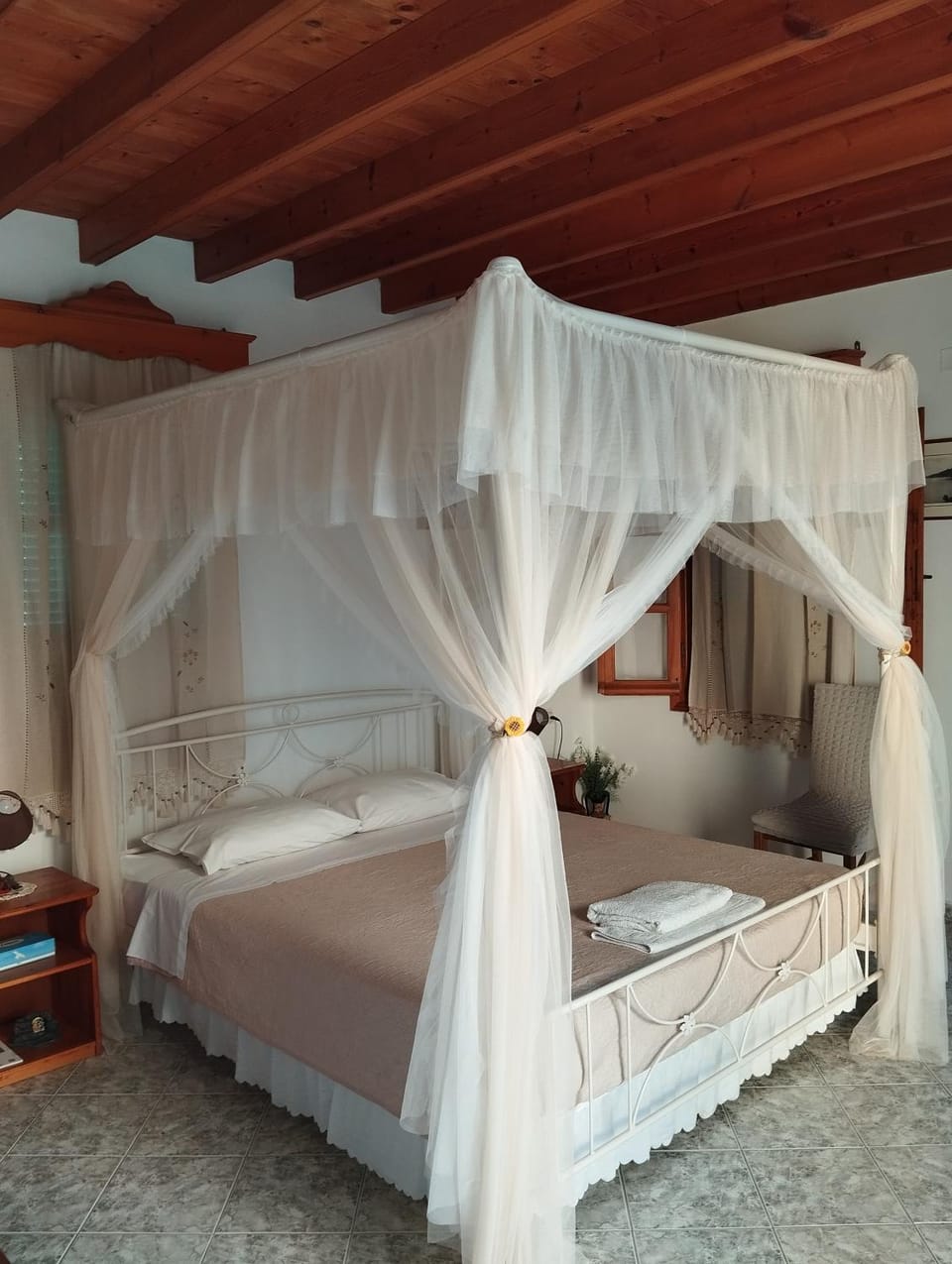 Bed, Photo of the whole room