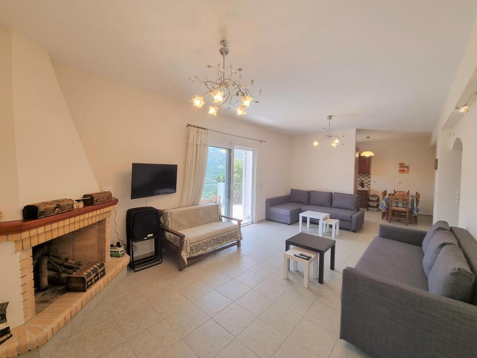 Bed, Living room, Seating area