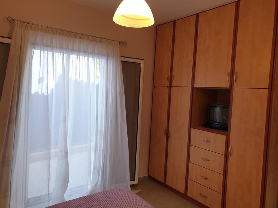 TV and multimedia, Bedroom, wardrobe