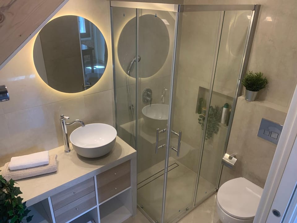 Shower, Bathroom