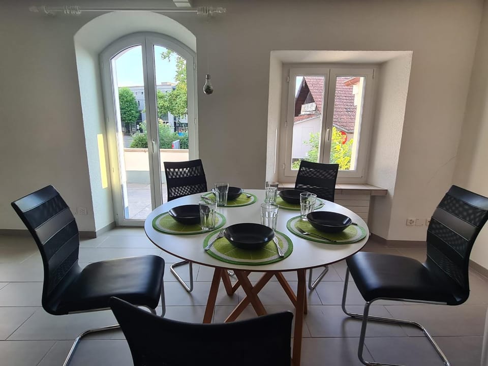 Living room, Seating area, Dining area