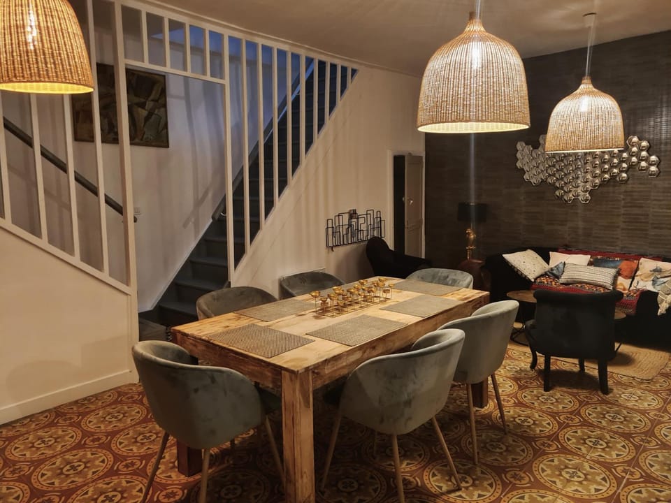 Living room, Dining area