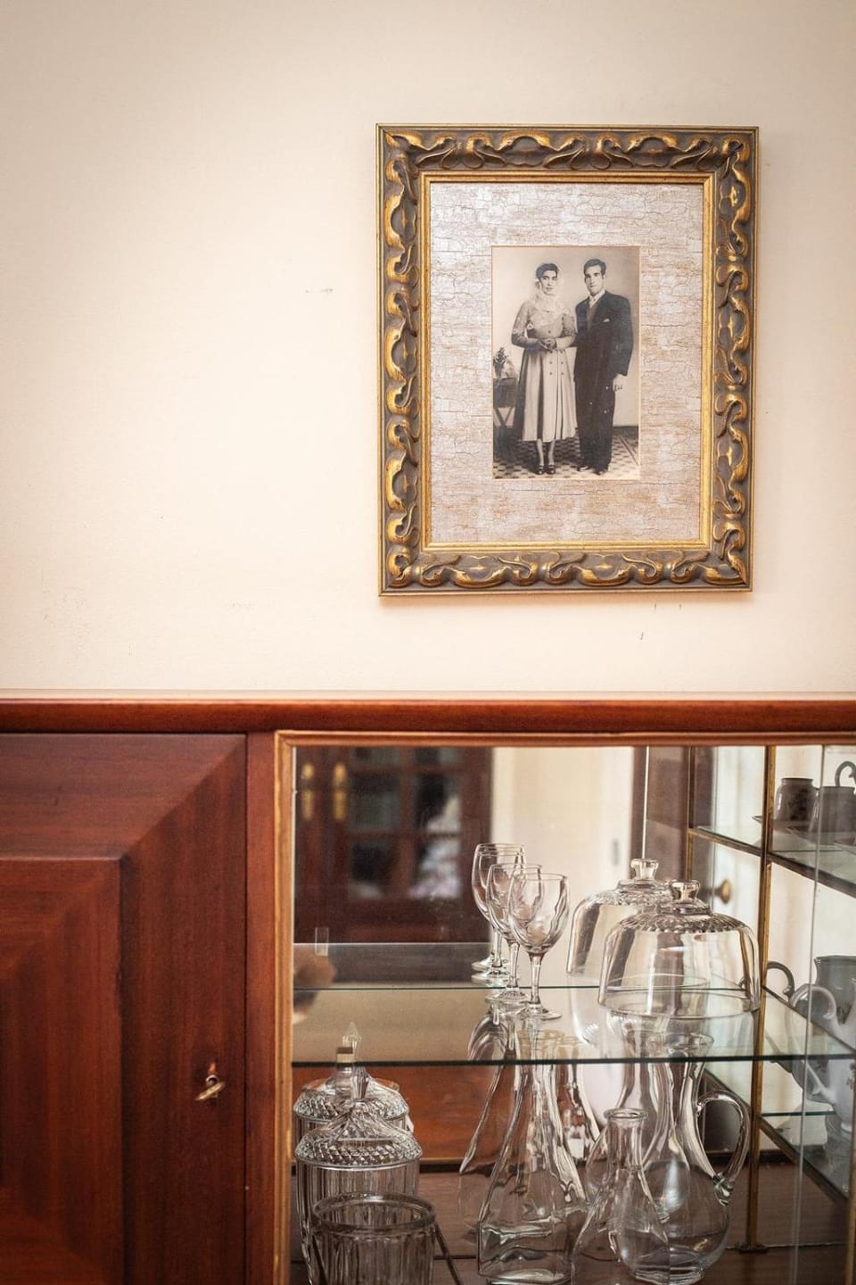 Living room, Decorative detail, Seating area, Dining area